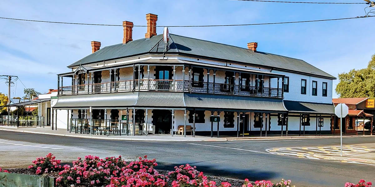 Bordertown Hotel