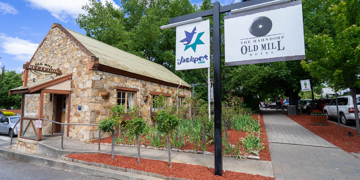 Hahndorf Old Mill Hotel Photo