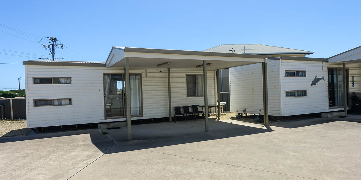 The Rocks Tavern and Cabins Photo