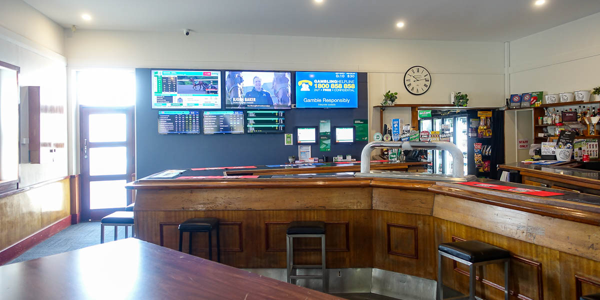 Yorke Hotel Photo